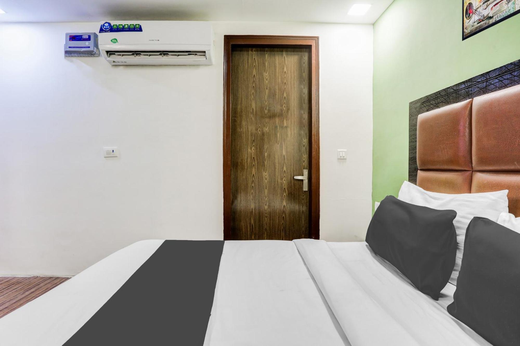Super Hotel O Rohini Sector 20 Formerly Yellow Saffron Delhi Kültér fotó